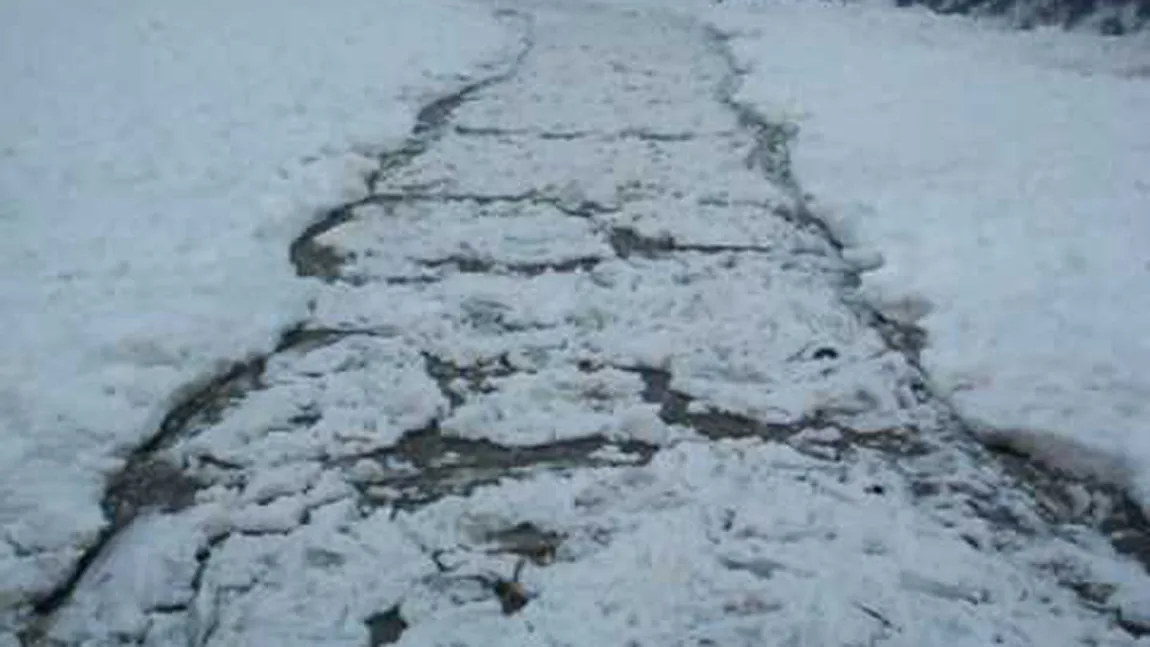 Zăpor de UN KILOMETRU pe pârâul Rebrişoara, din Bistriţa-Năsăud