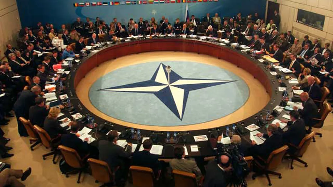 Muntenegrul a început negocierile de aderare la NATO