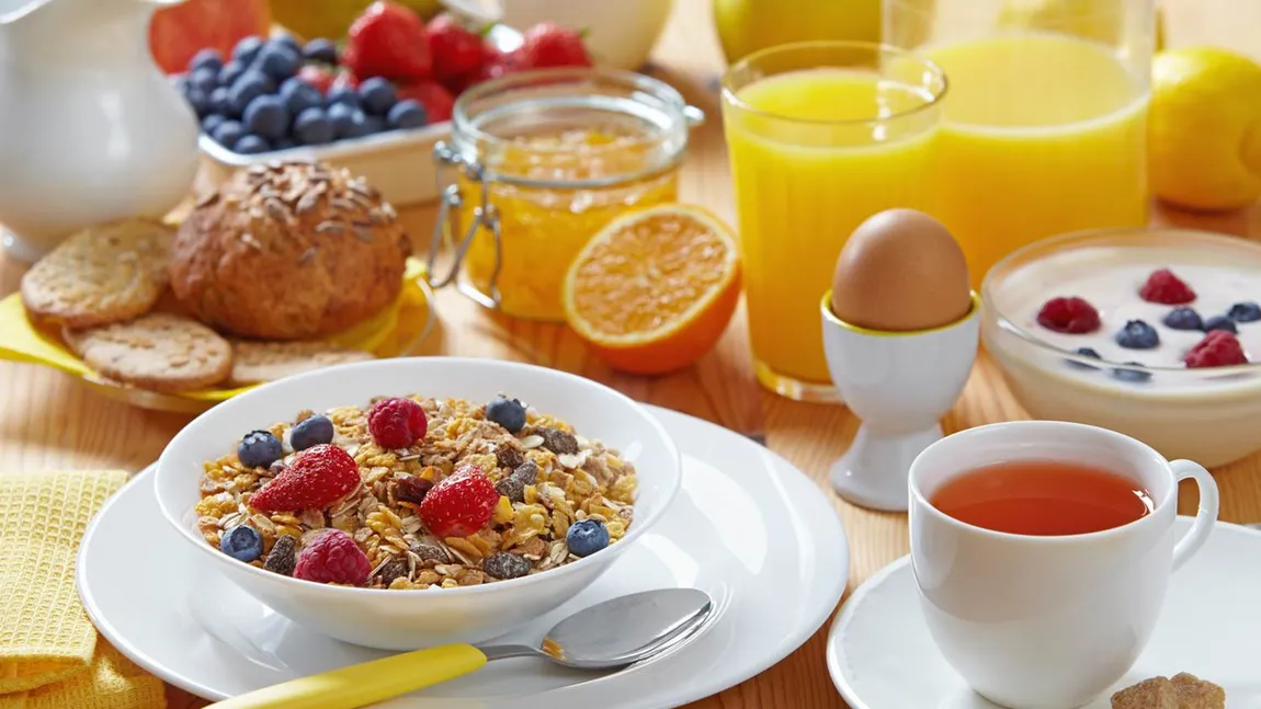 STUDIU: Renunţarea la micul dejun dublează riscul de arterioscleroză