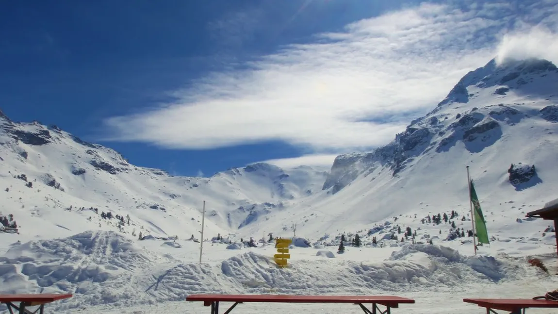 Avalanşă în Austria. 12 turişti cehi înghiţiţi de zăpadă, 5 morţi