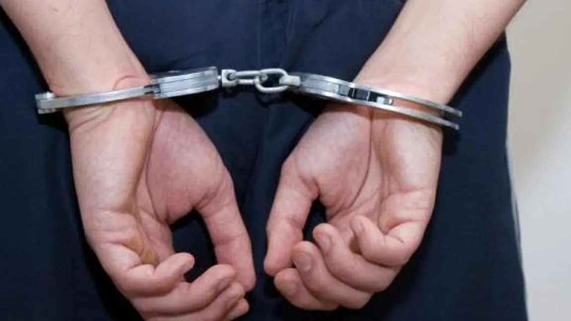 DNA a reţinut un poliţist pentru o şpagă de 600 de euro