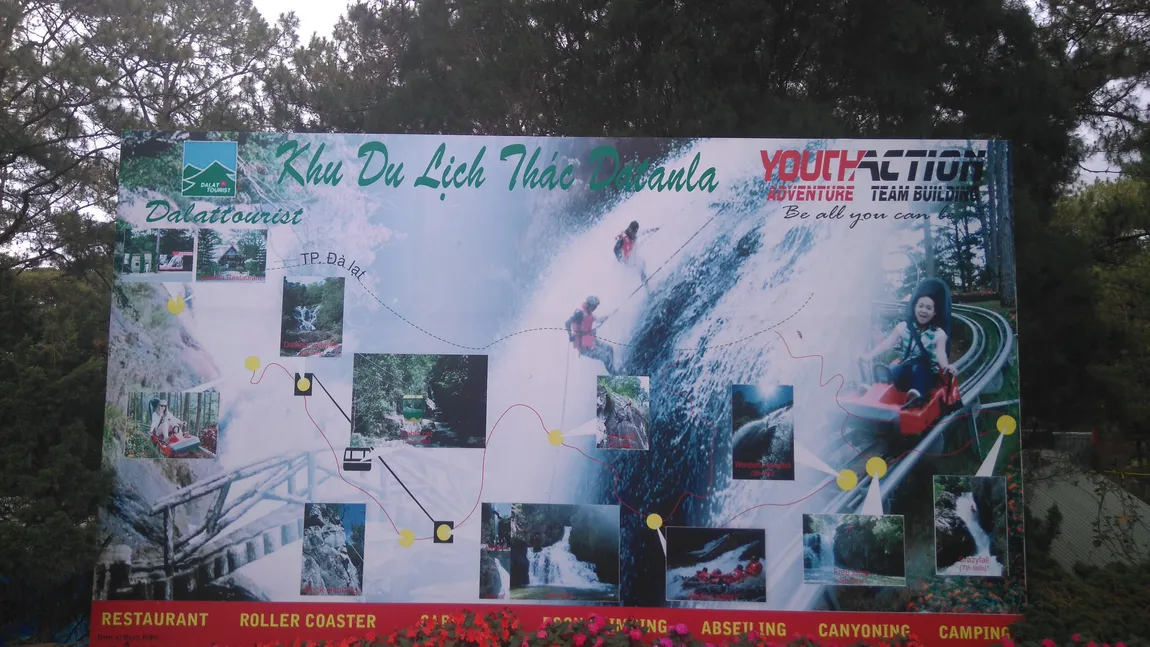 Trei turişti britanici au murit în Vietnam, încercând să escaladeze o cascadă
