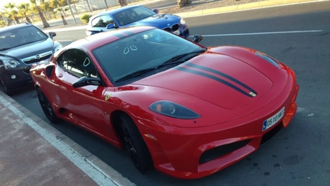 Cum se LAUDĂ un român cu FERRARI-ul lui de 270.000 de euro