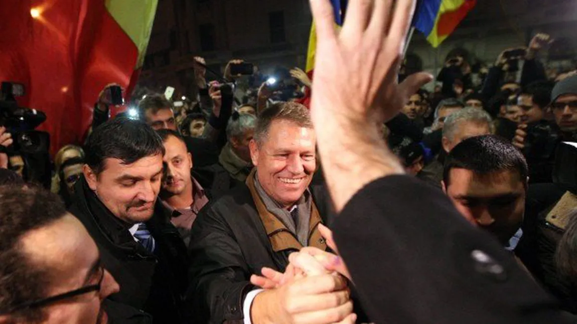 Klaus Iohannis, atacat pe Facebook: Ruşine să îţi fie pentru ziua de azi