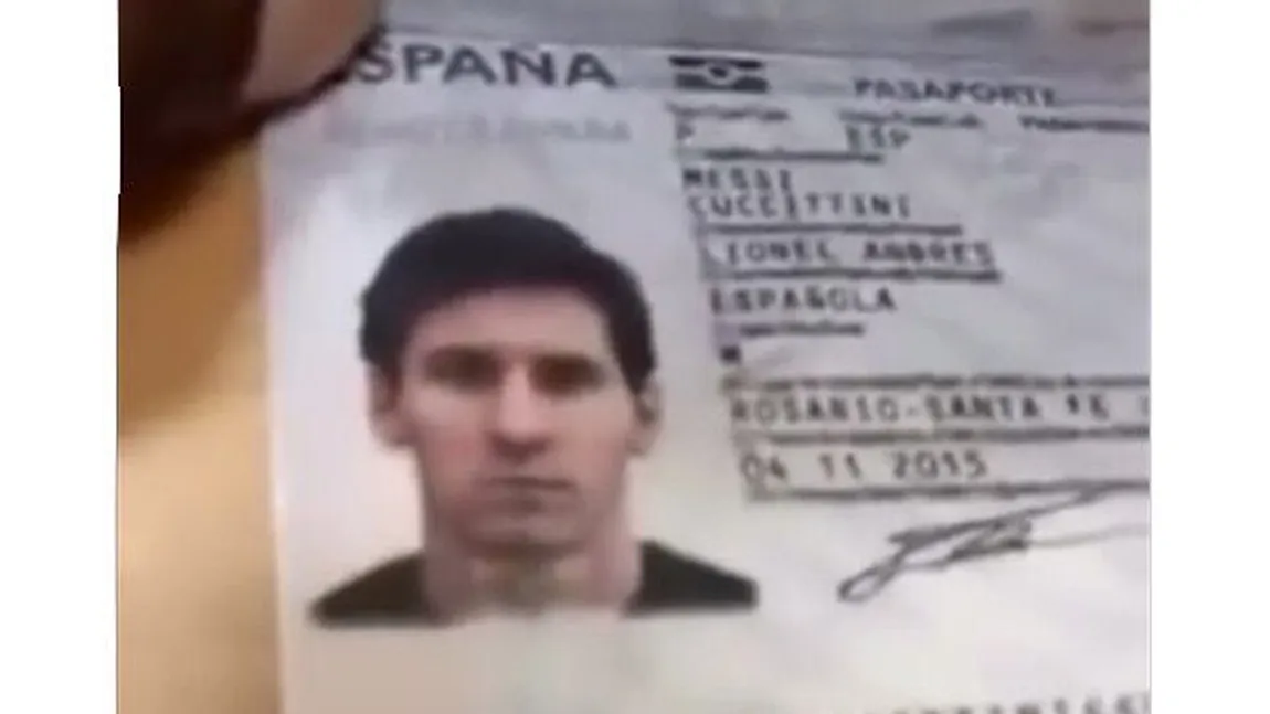 Poliţistul care şi-a făcut selfie cu paşaportul lui Messi a fost condamnat la închisoare