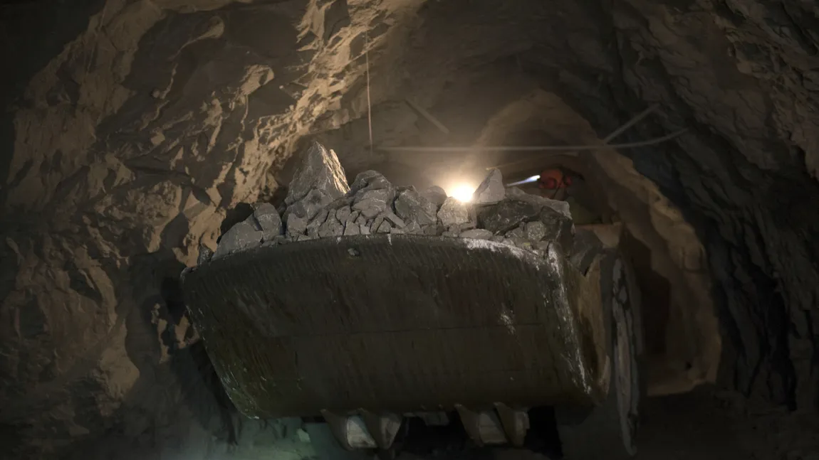 Tragedie într-o mină din Rusia: Doi mineri au murit şi alţi 28 sunt daţi dispăruţi după surparea unei galerii
