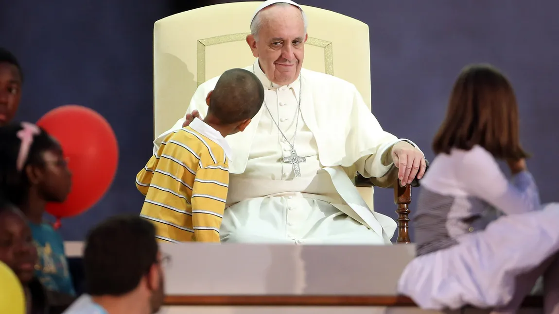 Papa Francisc, la întâlnire cu copiii. Ce întrebări i-au pus Suveranului Pontif şi ce le-a răspuns el