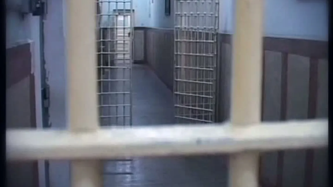 Propunere legislativă: Părinţii închişi în penitenciare îşi vor putea strânge copiii în braţe VIDEO