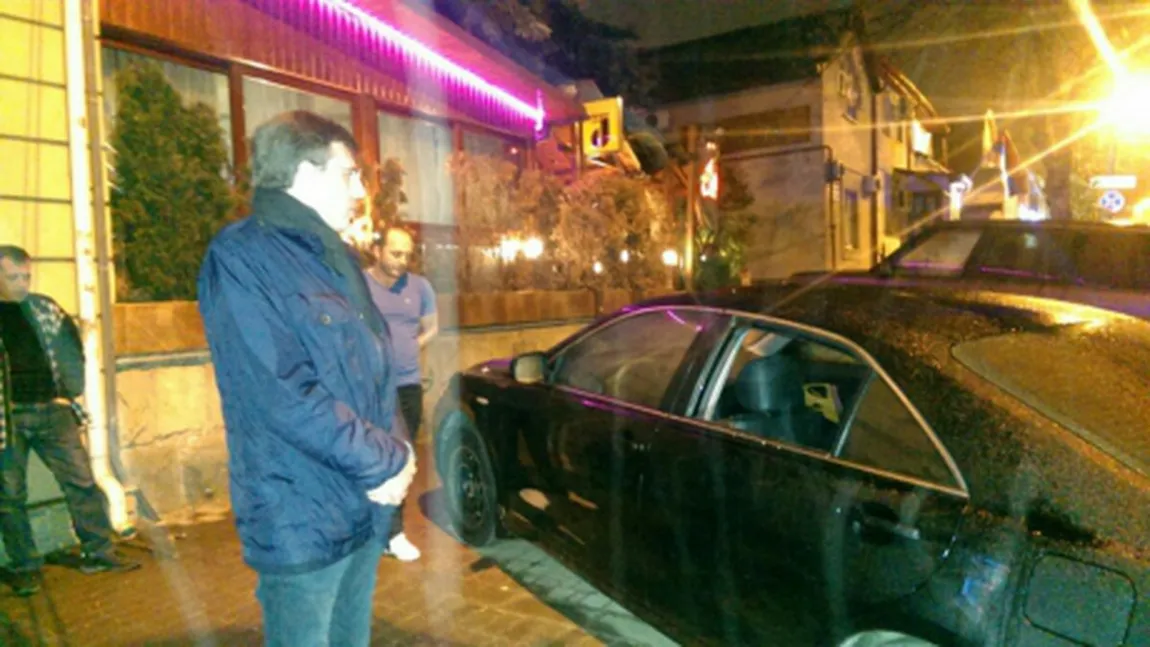 Chişinău: Maşina primarului Dorin Chirtoacă a fost spartă de hoţi. I s-au furat telefonul, cheile şi o agendă