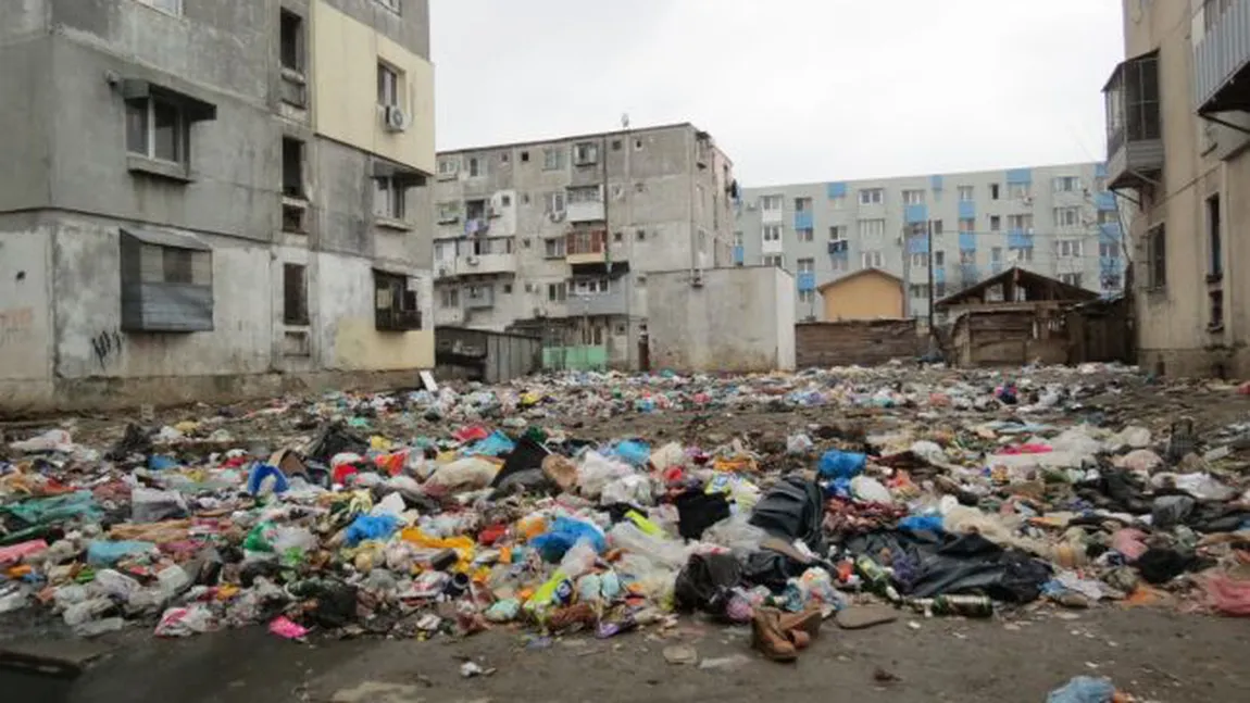 Acţiune de salubrizare. Mai multe zone din sectorul 5 al Capitalei, FOCARE DE INFECŢIE