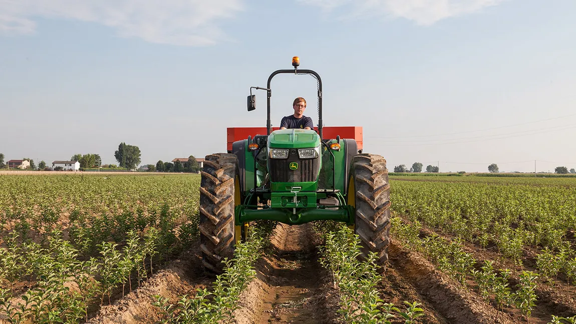 Fermierii pot primi garanţii de până la 60% pentru achiziţionarea unui utilaj agricol