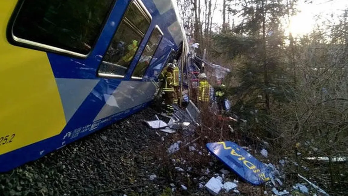 Accident în Germania: Două trenuri s-au ciocnit frontal. Zece morţi şi peste 100 de răniţi FOTO şi VIDEO