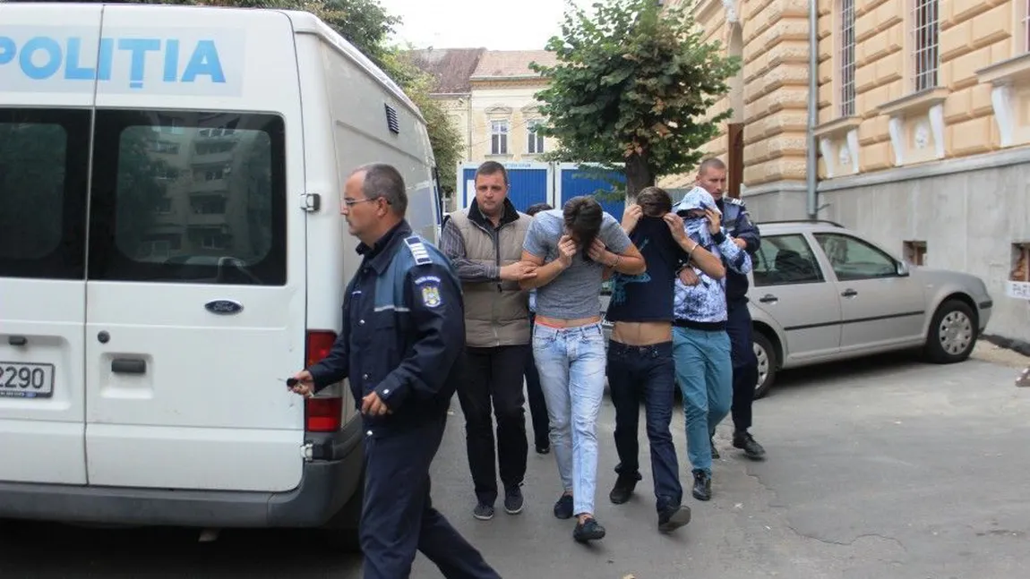 Pedeapsă MAXIMĂ pentru cei cinci tineri care au violat o elevă de 14 ani din Satu Mare