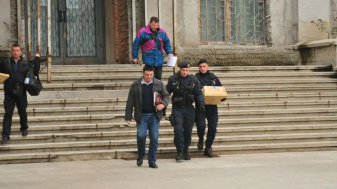 Infracţiunile poliţiştilor din Vaslui, şterse de şefii din IGPR în schimbul unei mite în miei şi băuturi alcoolice