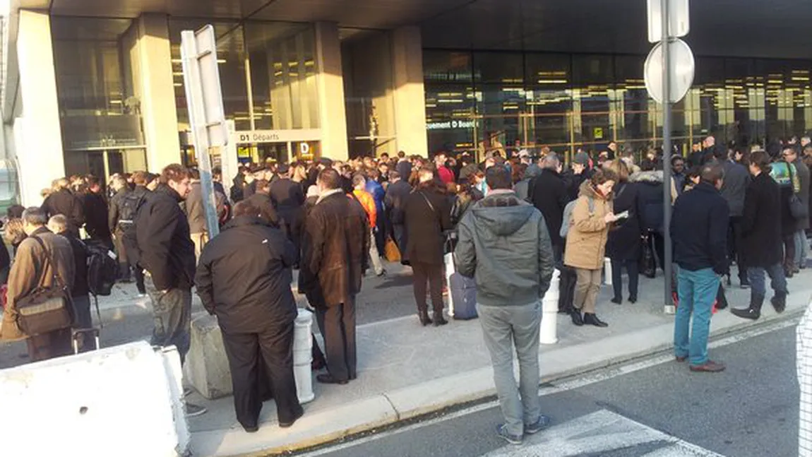 Alertă teroristă: Aeroportul din Toulouse a fost evacuat. A fost gasit un pachet suspect UPDATE