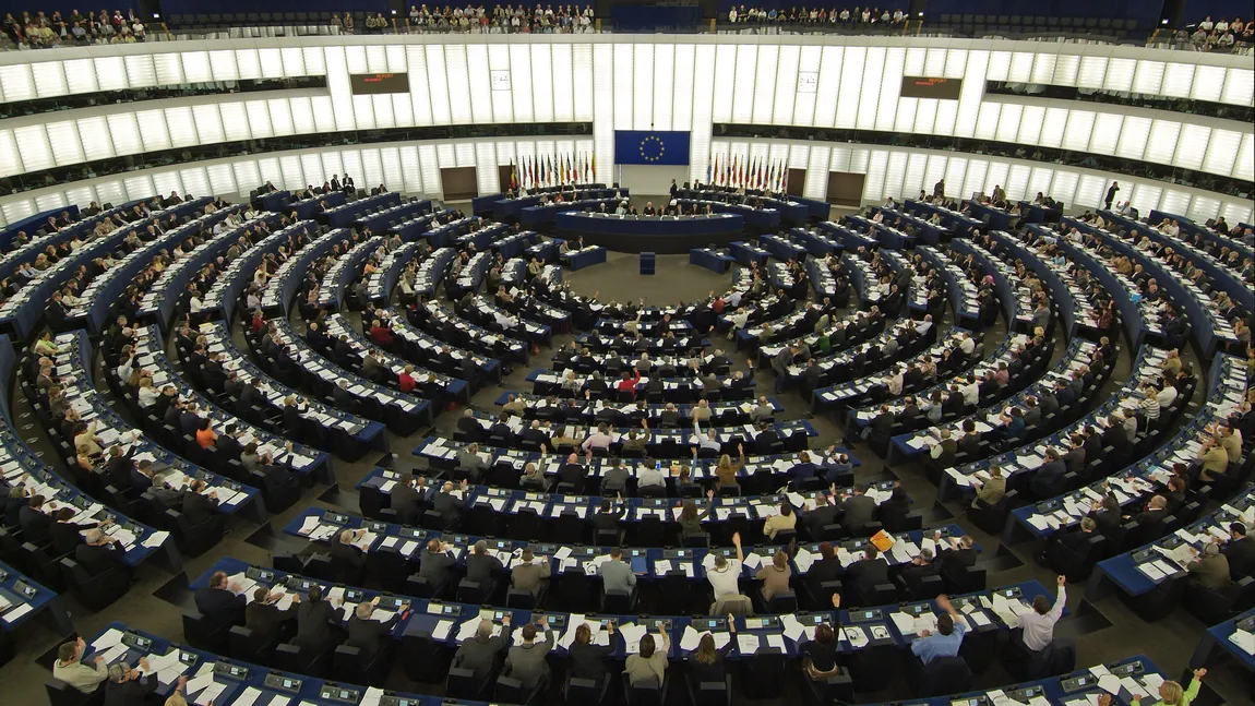 Parlamentul European: Socialiştii, liberalii şi verzii amână votul privind registrul cu numele pasagerilor