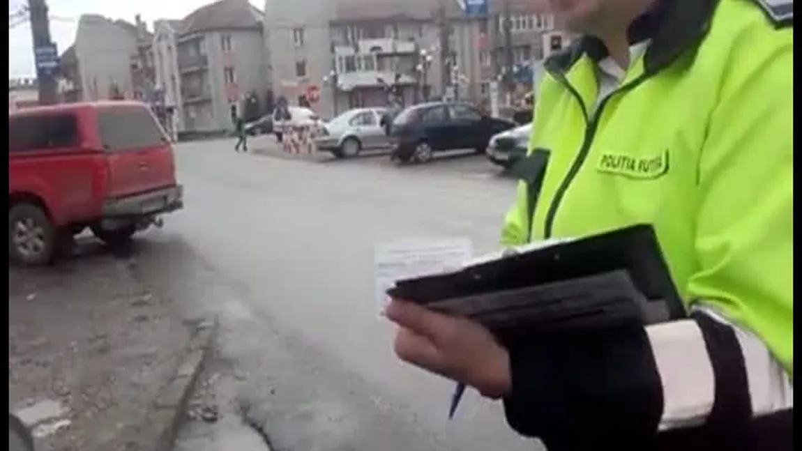 Scandal monstru cu poliţia în stradă, la Arad VIDEO
