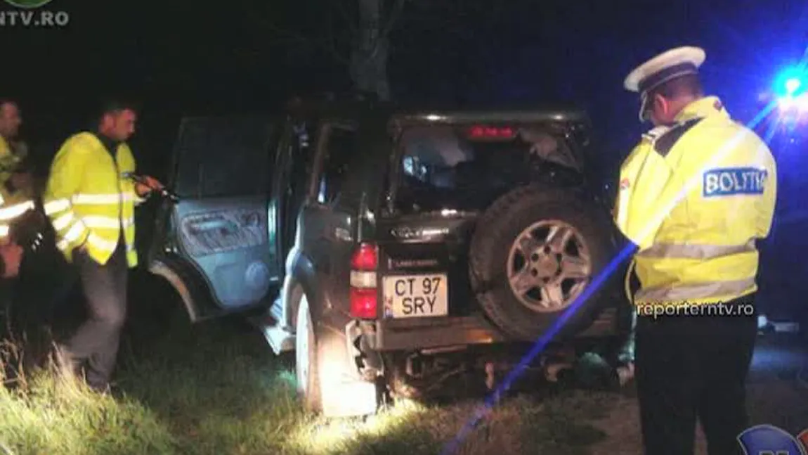 O maşină s-a răsturnat într-o curbă, în Constanţa: Un MORT şi doi răniţi