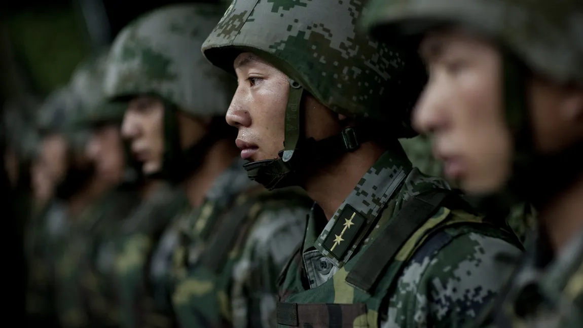 Armata chineză a anunţat aterizarea unui avion militar pe o insulă disputată, din Marea Chinei de Sud