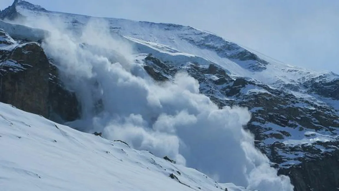 Doi alpinişti au murit după ce au fost surprinşi de o avalanşă în Munţii Pirinei din Franţa