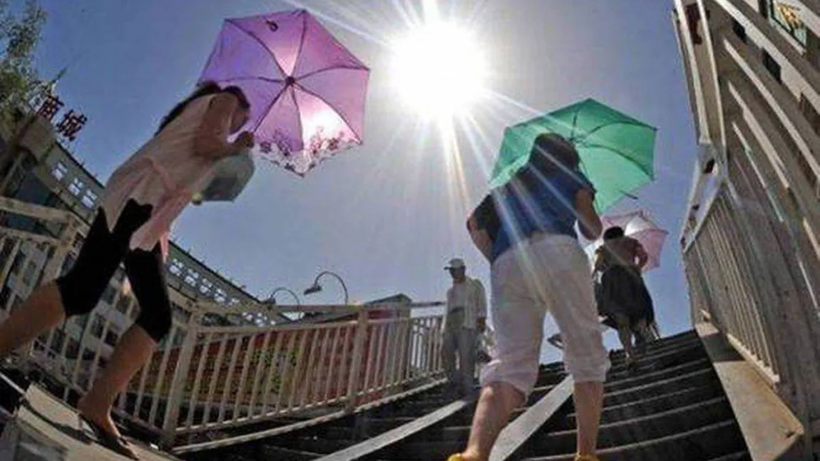 Evită pe cât de mult poţi aceste piese vestimentare, mai ales vara