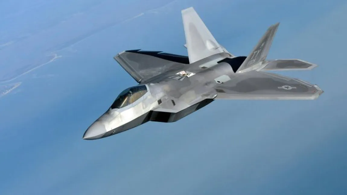 Cele două avioane F-22 care au trecut pe la aeroportul de la Kogălniceanu au aterizat pe aeroportul din Lituania