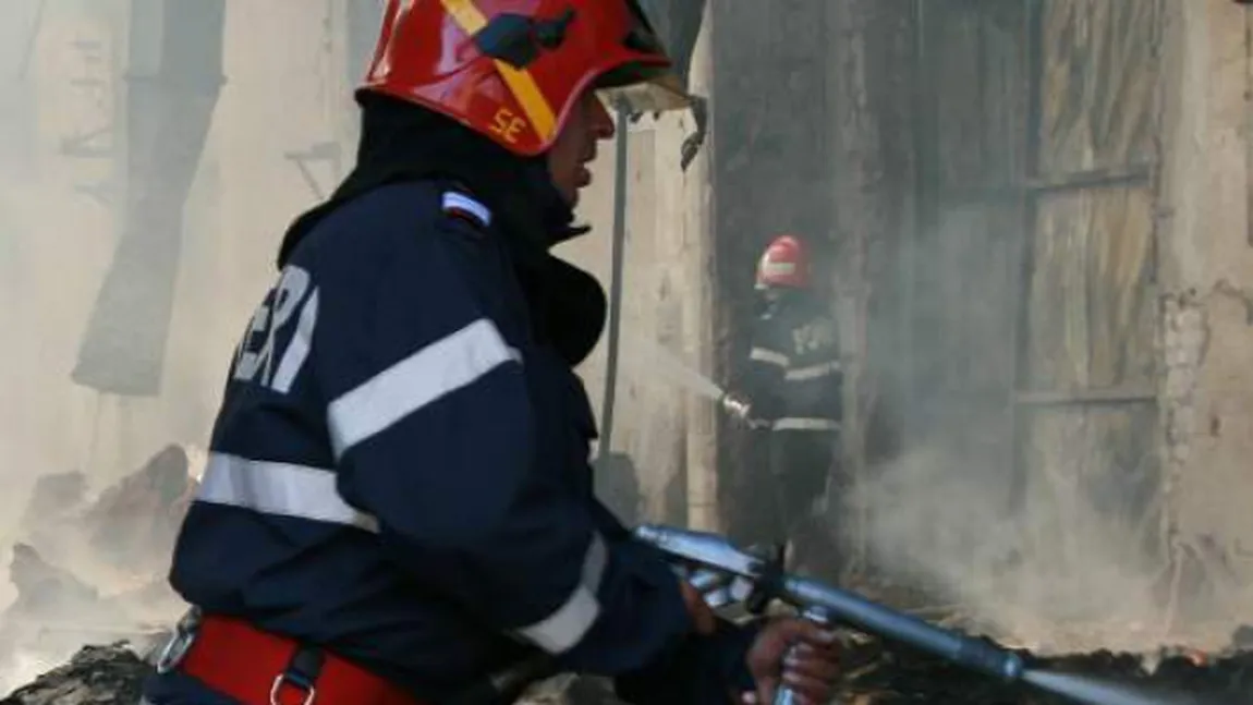 Incendiu la un atelier de confecţii metalice din Suceava