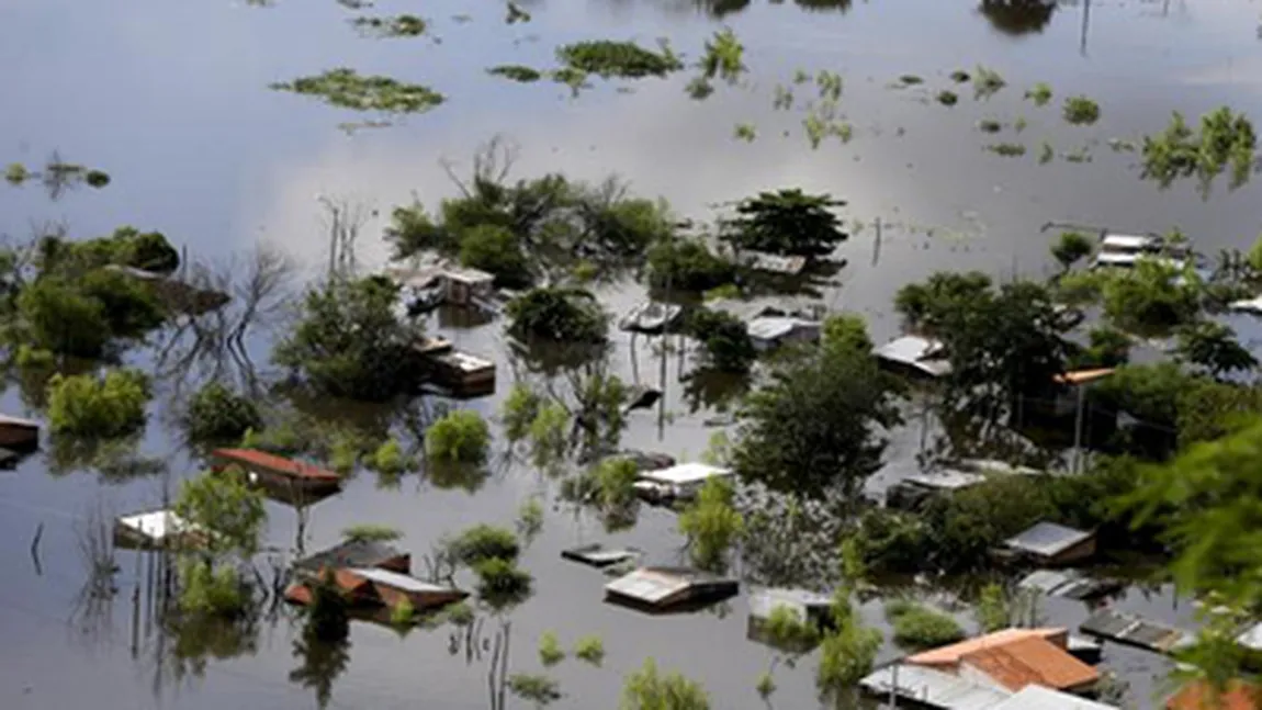 Inundaţiile fac ravagii în Argentina. Zeci de persoane sunt sinistrate