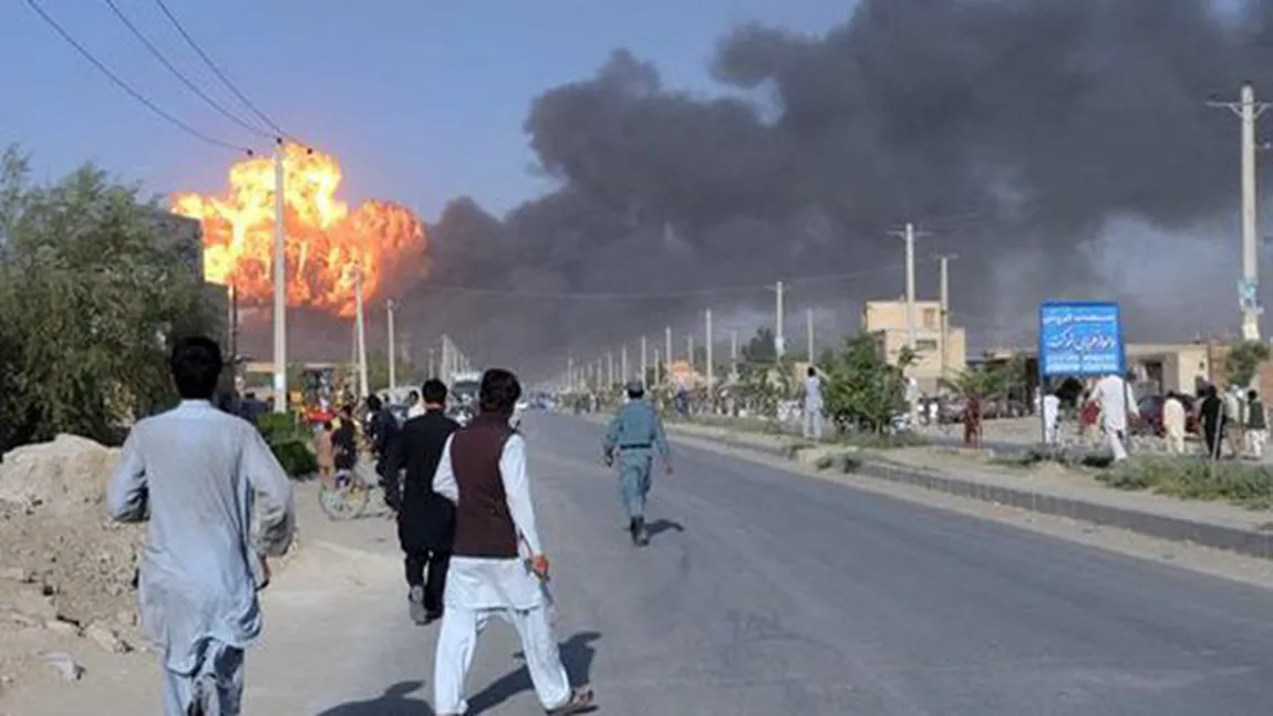Atac sinucigaş la Kabul, în zona Ministerului Apărării şi a Ambasadei SUA. 320 de răniţi şi 28 morţi UPDATE VIDEO