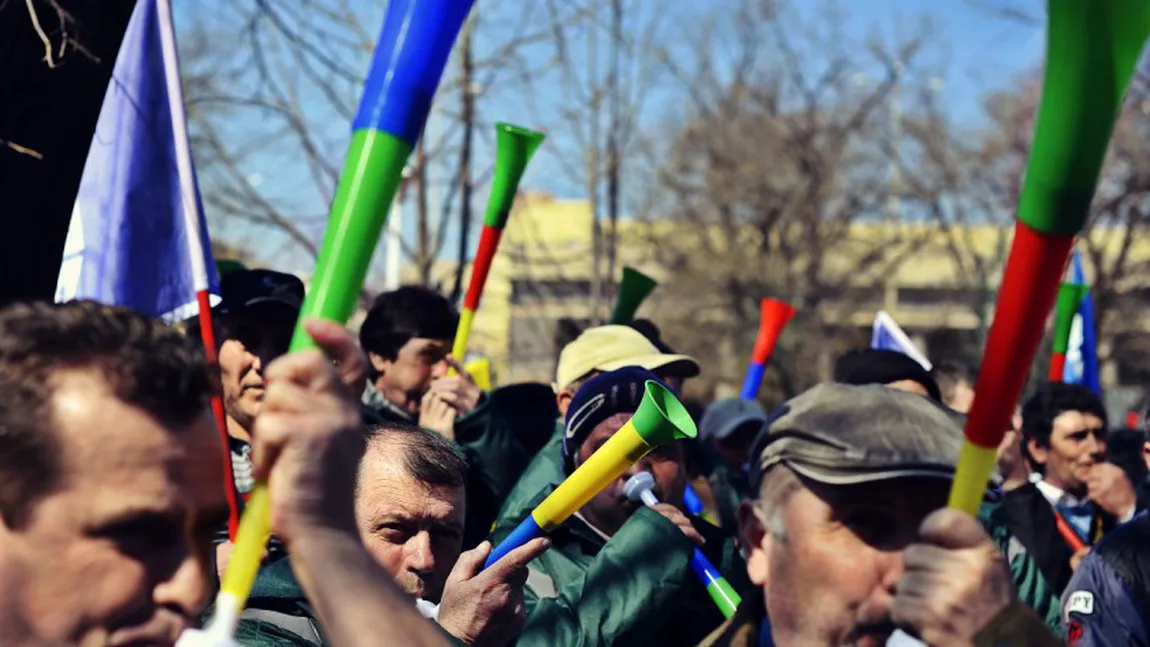 Angajaţii CFR aşteaptă până în 20 aprilie aprobarea creşterii salariilor cu 25 la sută, în caz contrar ameninţă cu proteste