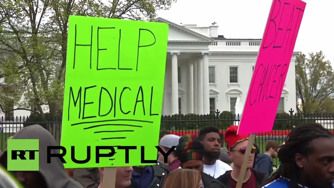 Protest inedit la Casa Albă. Sute de oameni au cerut legalizarea marijuanei