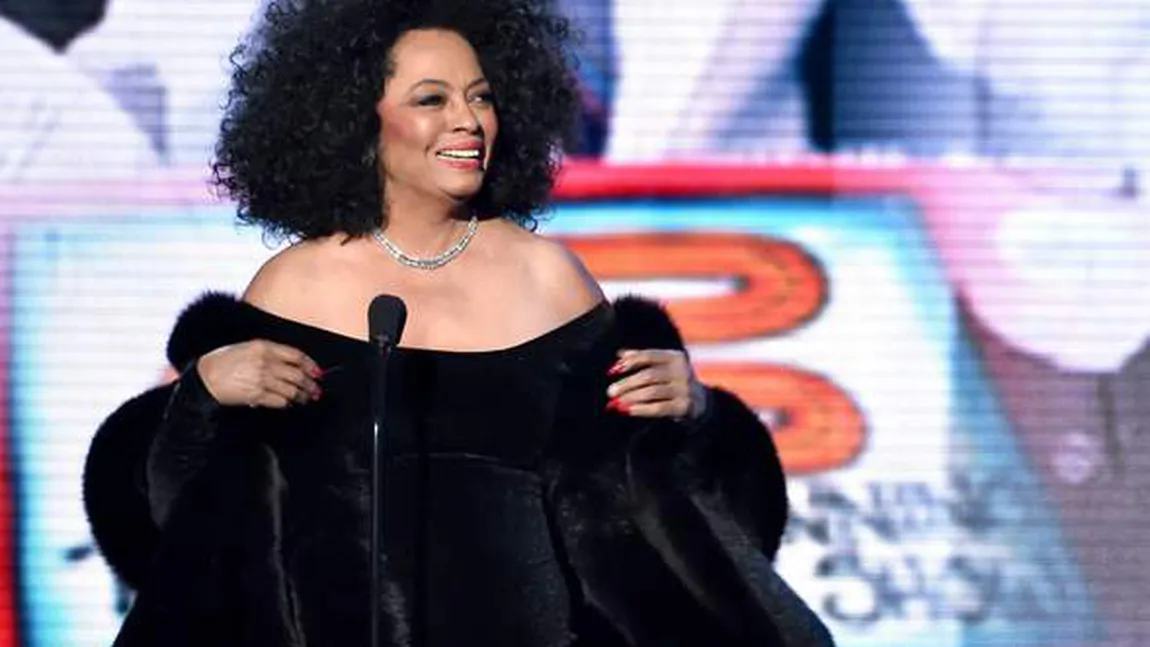 Celebra Diana Ross, rănită după ce o maşină de teren a lovit limuzina în care se afla
