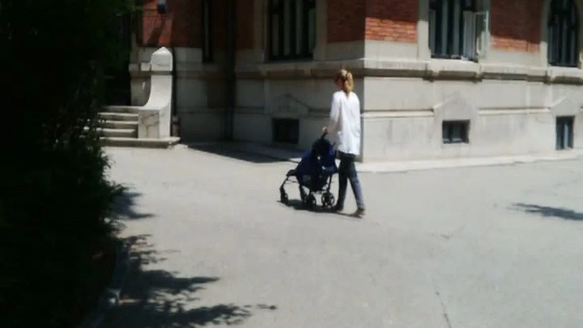 Primele imagini cu şefa PNL Alina Gorghiu şi fiul său VIDEO