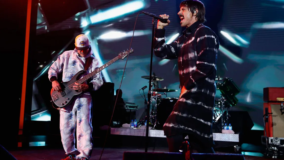 Anthony Kiedis, solistul trupei rock Red Hot Chili Peppers, a fost spitalizat de urgenţă