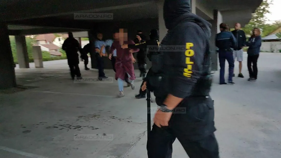 Teroare în Arad. Un bărbat violent, luat de mascaţi după ce a încercat să agreseze mai multe femei