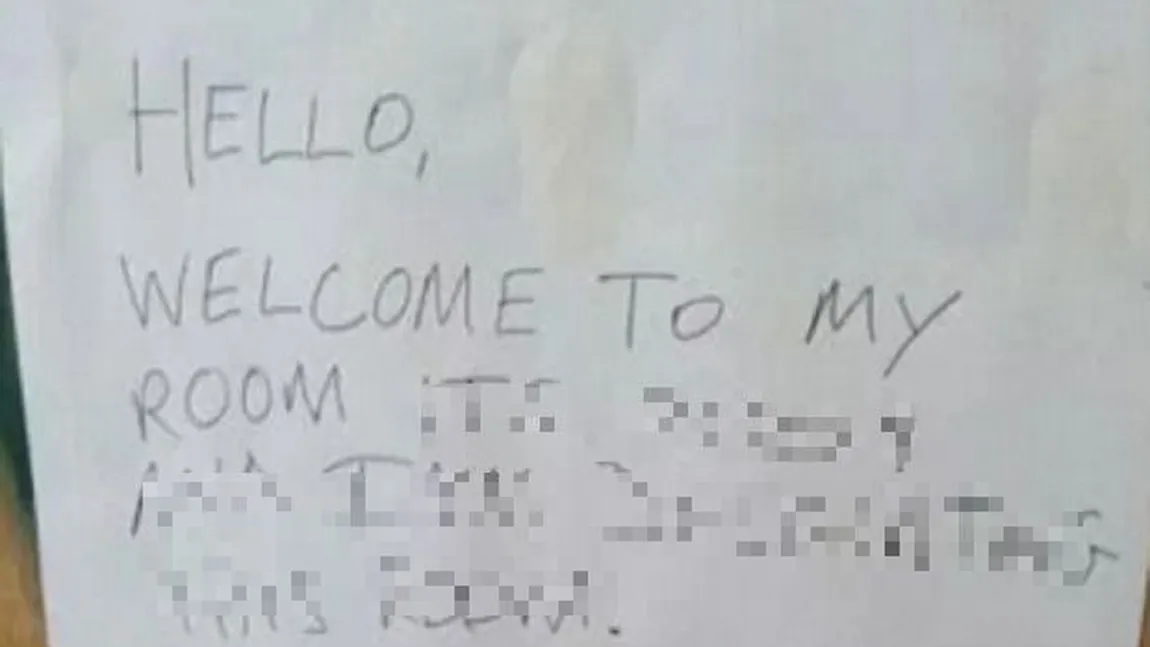 Biletul găsit în timp ce renova apartamentul. Mesajul este înfiorător