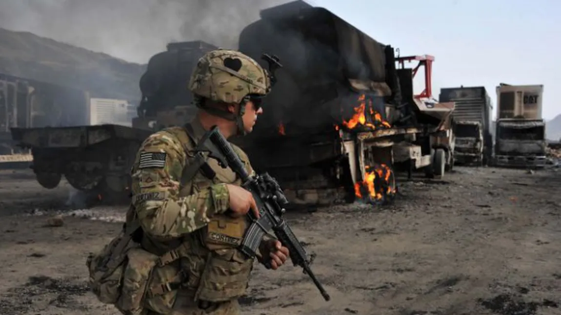 Convoi NATO, atacat cu bombă în Afganistan