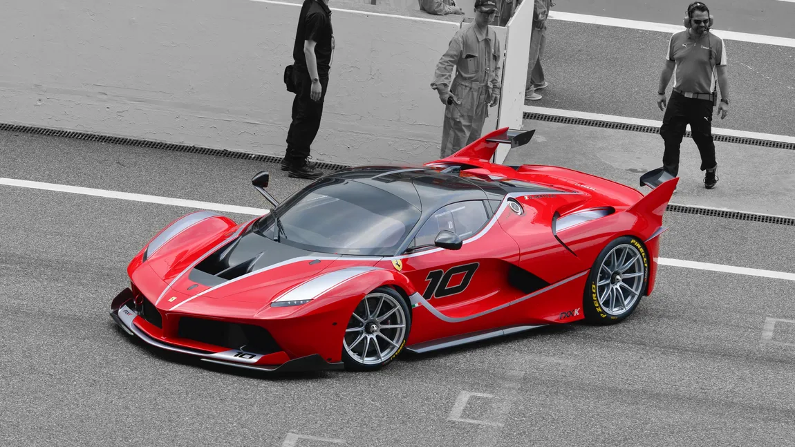 Un fost ministru român, acuzat de un italian de ţeapă de milioane de euro. Reprezentanţa Ferrari neagă