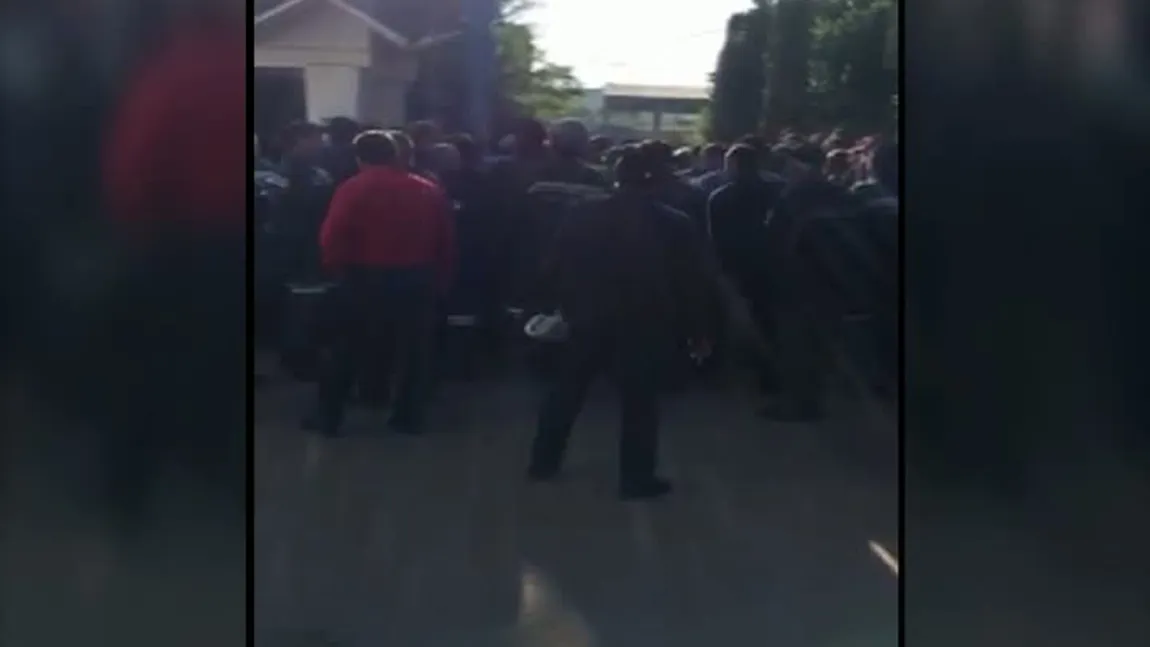 Protest spontan în Vâlcea. Sute de mineri au ieşit în stradă