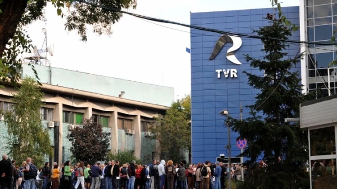 Protest spontan în curtea TVR după numirea Irinei Radu în funcţia de director general