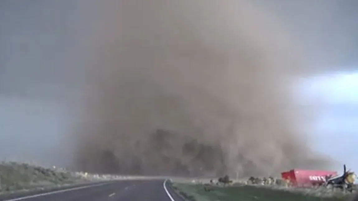 Forţa devastatoare a naturii. Imagini impresionante cu două tornade care au făcut ravagii în Colorado VIDEO