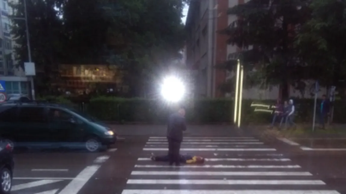 Bărbat BĂTUT şi abandonat în stradă FOTO