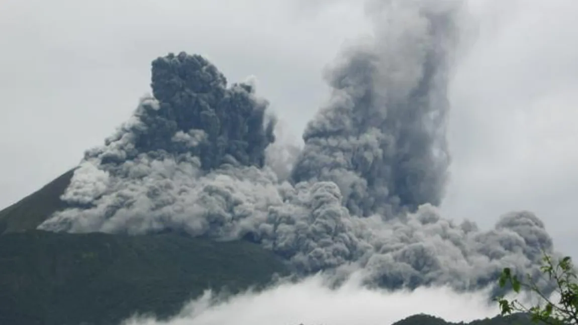 Erupţie vulcanică în Filipine. Bulusan aruncă cenunşă la 2000 de metri înălţime