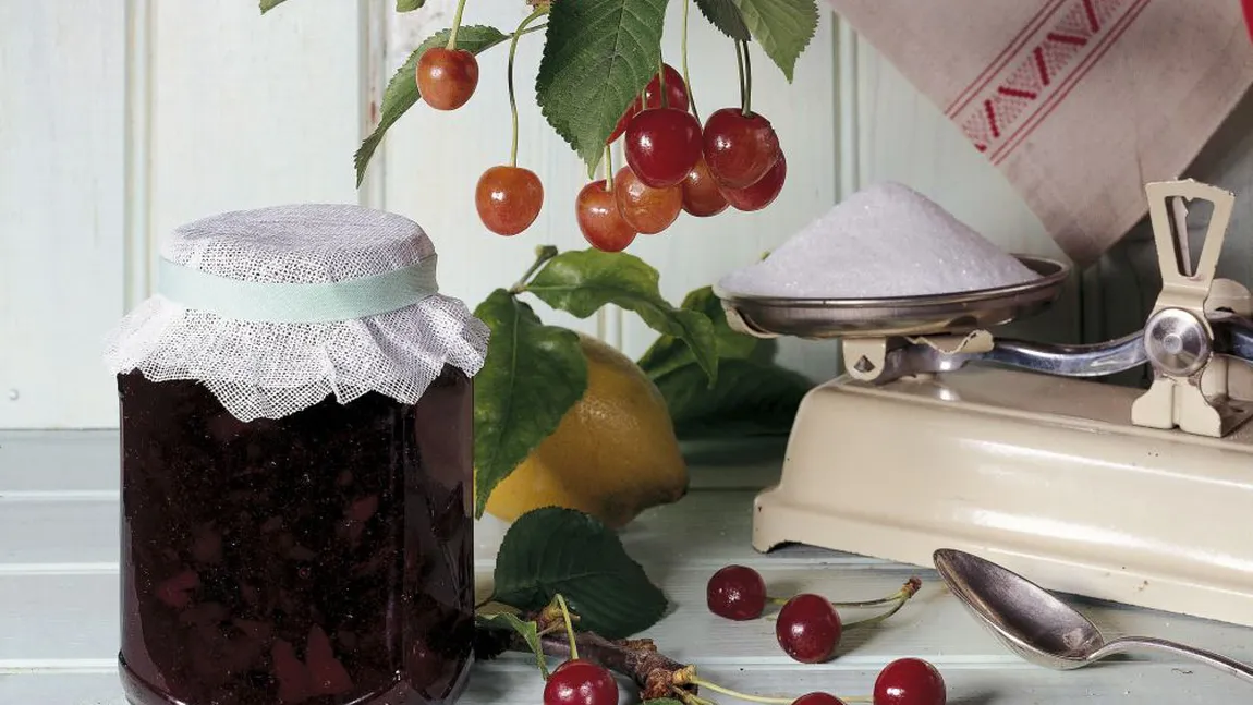 Dulceaţă de vişine şi cireşe