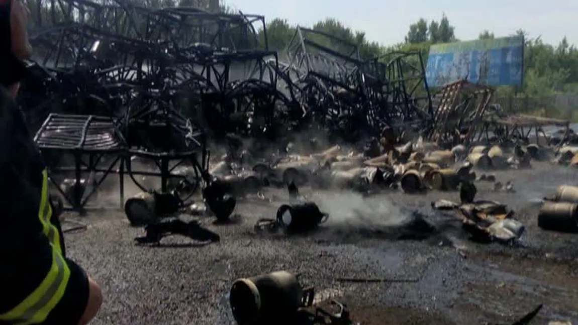 Imaginile dezastrului din Mihăileşti, filmate din dronă. Vezi cum arată locul în care au explodat 800 de butelii