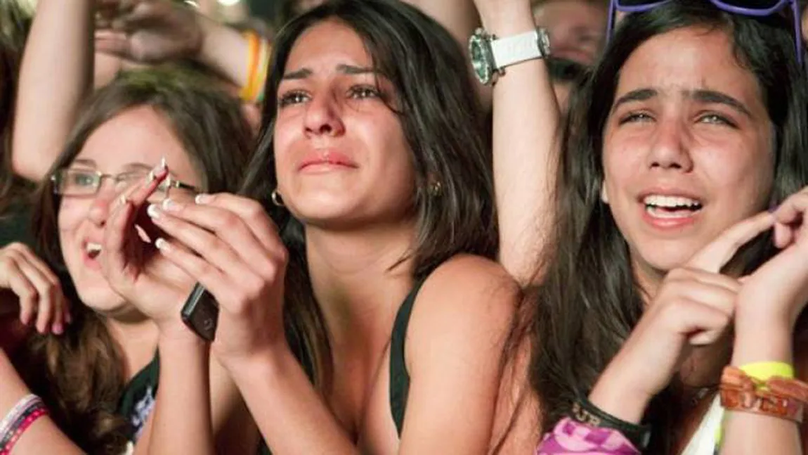 Solistul unei trupe rock a murit subit, înainte de concert. Fanii sunt în lacrimi
