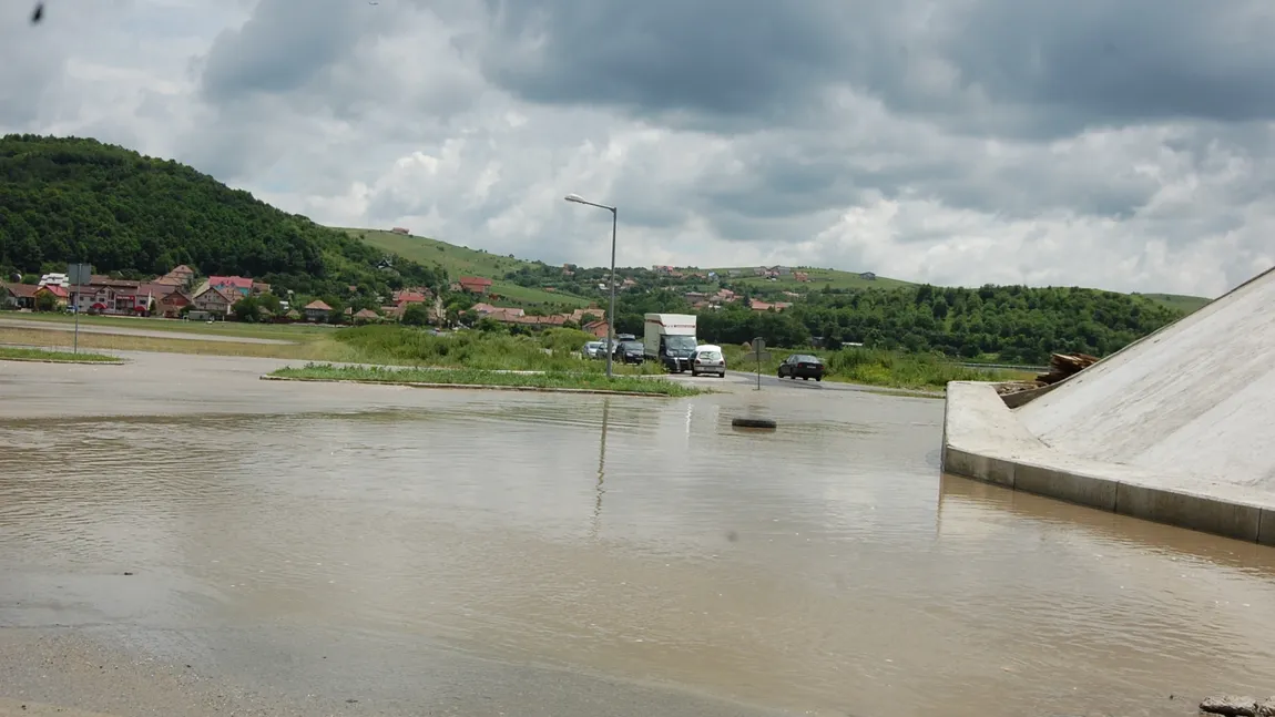 COD PORTOCALIU şi GALBEN de INUNDAŢII valabil pentru mai multe râuri din ţară UPDATE