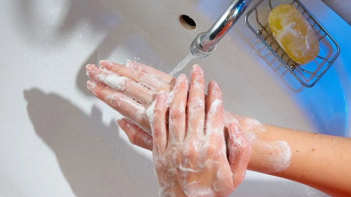 Când ar trebui să ne spălăm pe mâini? ÎNAINTE SAU DUPĂ CE AM FOST LA TOALETĂ?