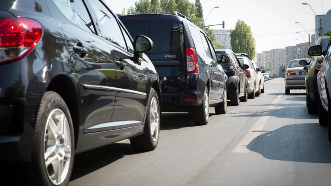 Guvernul schimbă regulile de înmatriculare a vehiculelor, cu sancţiuni pentru şoferii care nu achită taxele