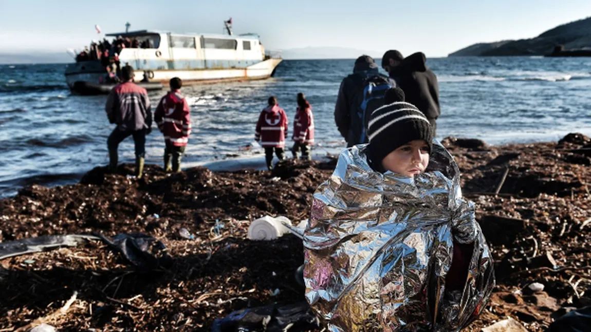 Traficul în Portul Calais, întrerupt, din cauza unor migranţi care voiau să ajungă clandestin în Anglia